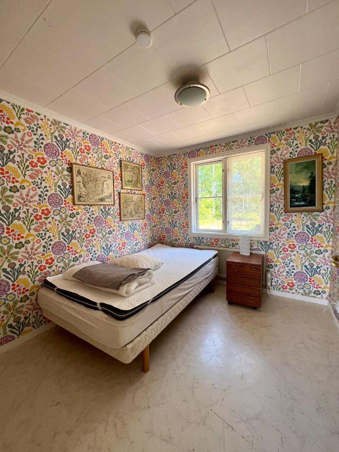 Idylliskt Hus Med Sjoeutsikt. Villa Osthammar Ngoại thất bức ảnh