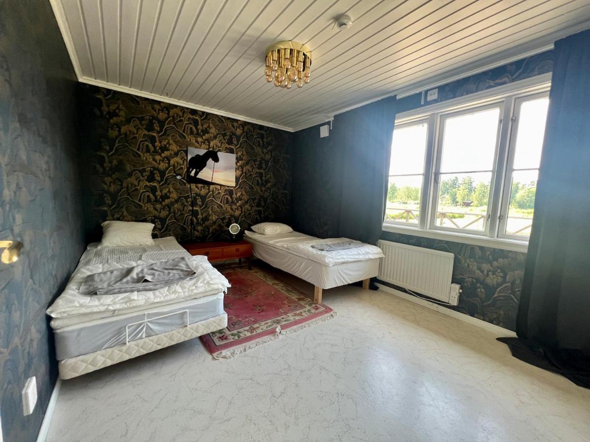 Idylliskt Hus Med Sjoeutsikt. Villa Osthammar Ngoại thất bức ảnh