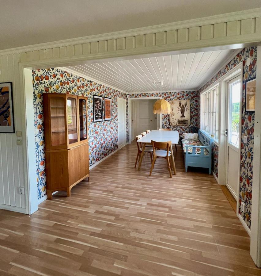 Idylliskt Hus Med Sjoeutsikt. Villa Osthammar Ngoại thất bức ảnh